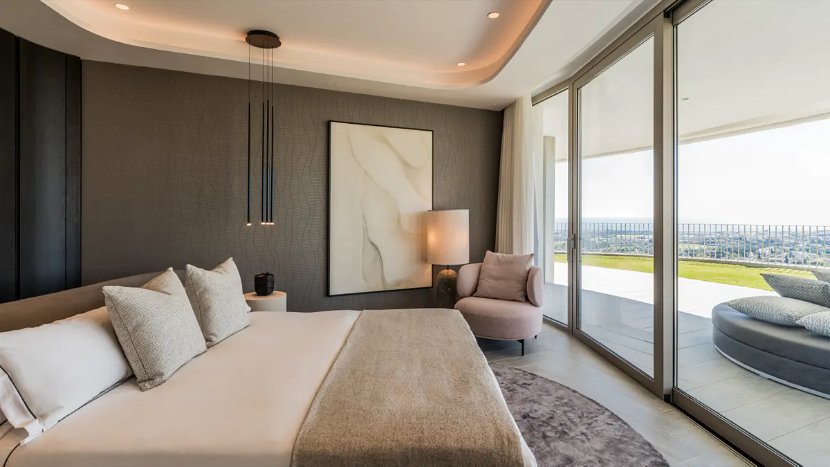 Bedroom with direct access to the garden